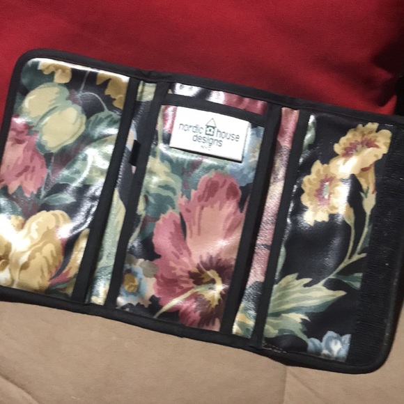 Cosmetic set Nordic house designs - Picture 6 of 11